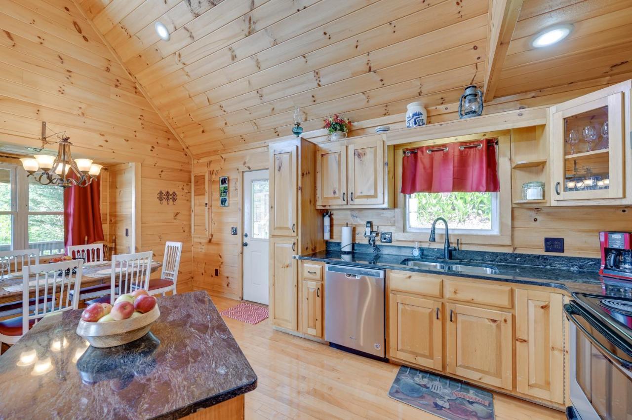 Warm And Cozy Cabin With Deck On Top Of The Blue Ridge Fancy Gap Eksteriør billede