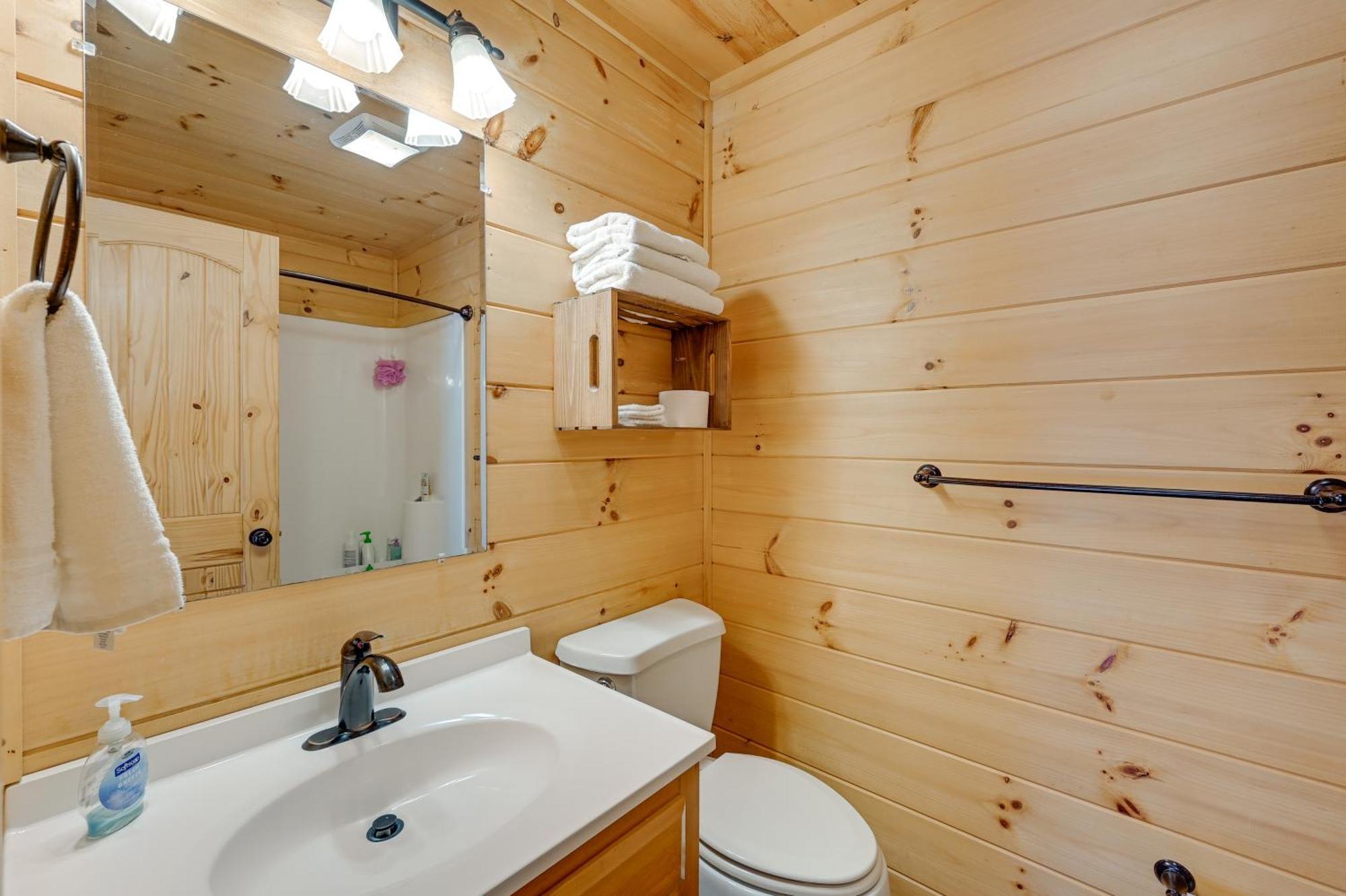 Warm And Cozy Cabin With Deck On Top Of The Blue Ridge Fancy Gap Eksteriør billede